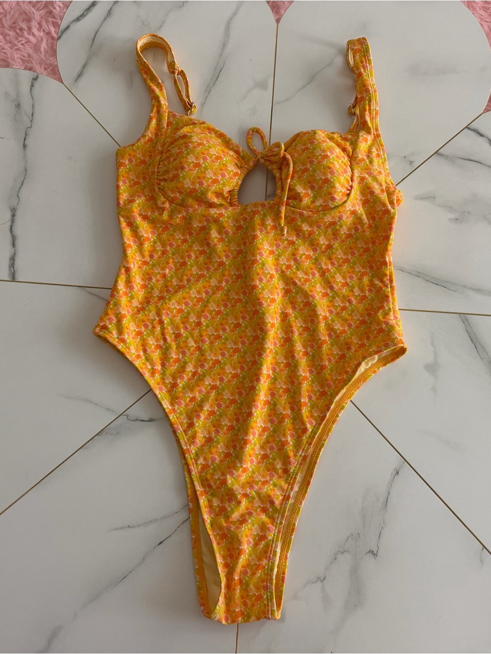 Cupshe’s Yellow and orange Floral one piece swimsuit new without tag - Picture 5 of 7